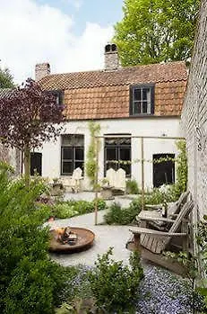 Canal Deluxe Bed and breakfast